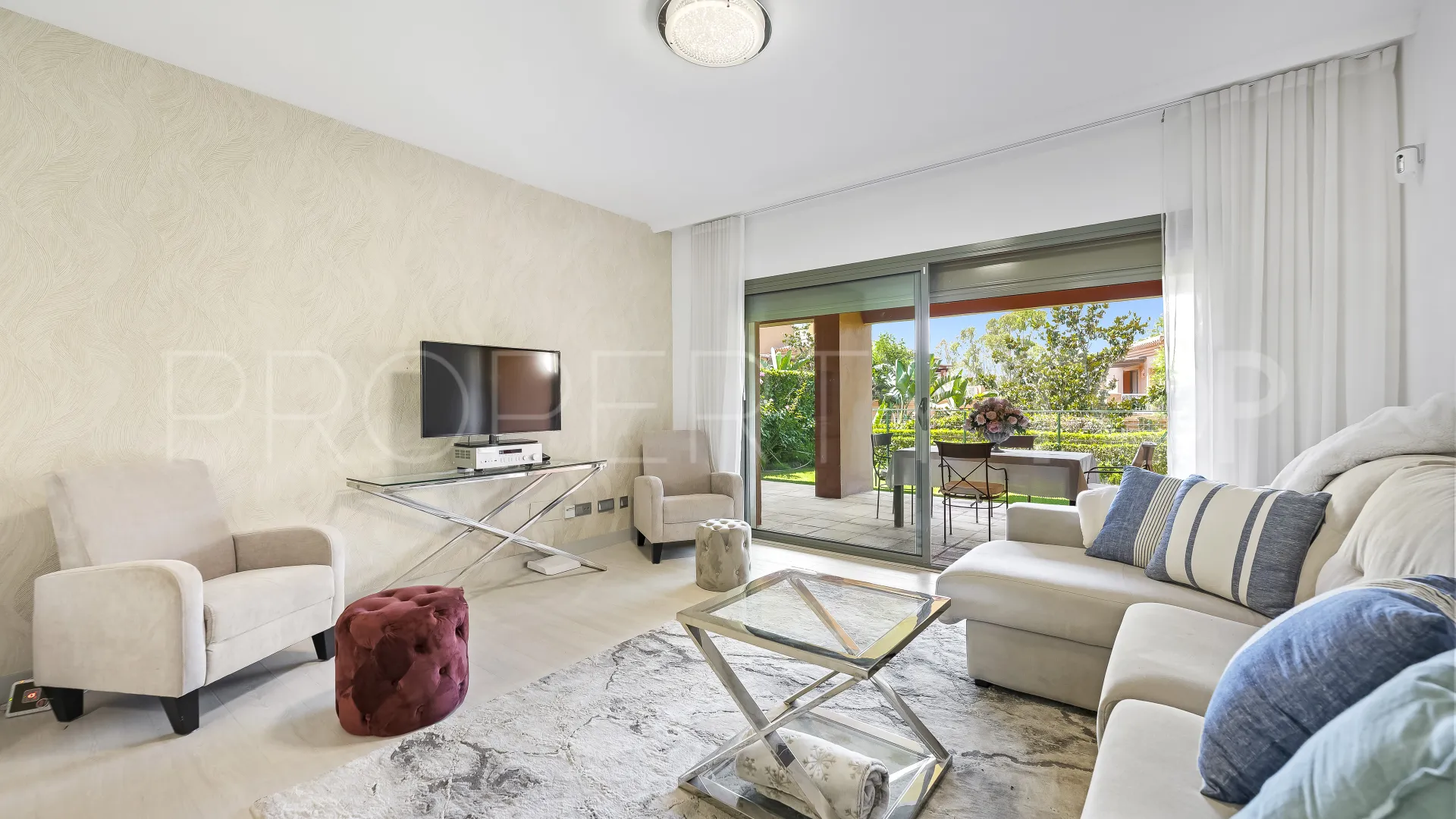 Ground floor apartment with 2 bedrooms for sale in Benatalaya