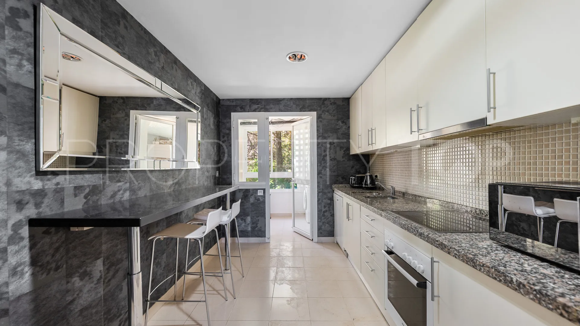 Apartamento de 3 dormitorios en venta en Altos de La Quinta