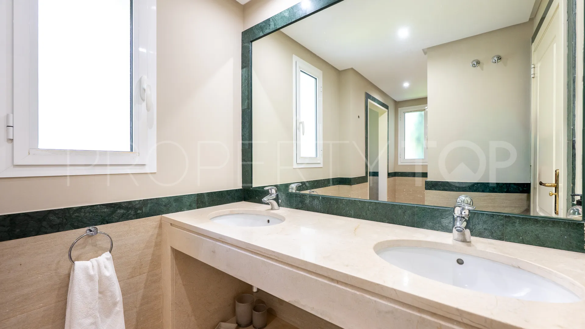 Apartamento de 3 dormitorios en venta en Altos de La Quinta