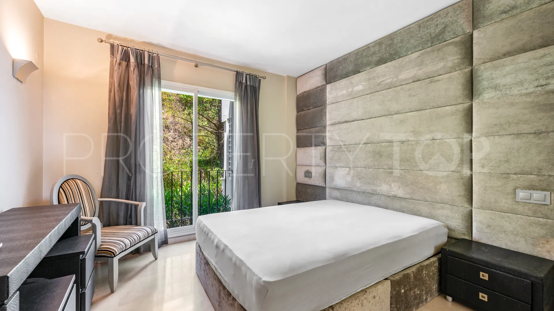 Apartamento de 3 dormitorios en venta en Altos de La Quinta