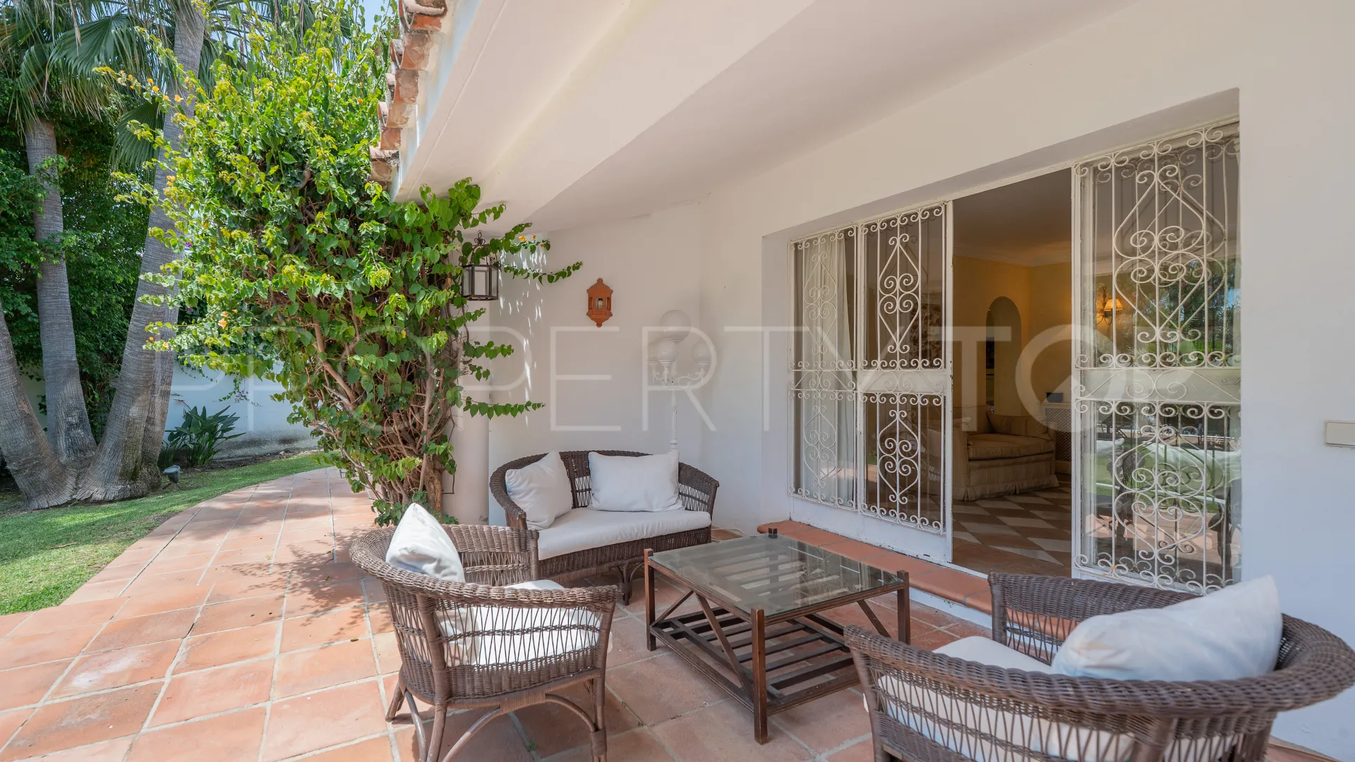 5 bedrooms villa for sale in San Pedro Playa