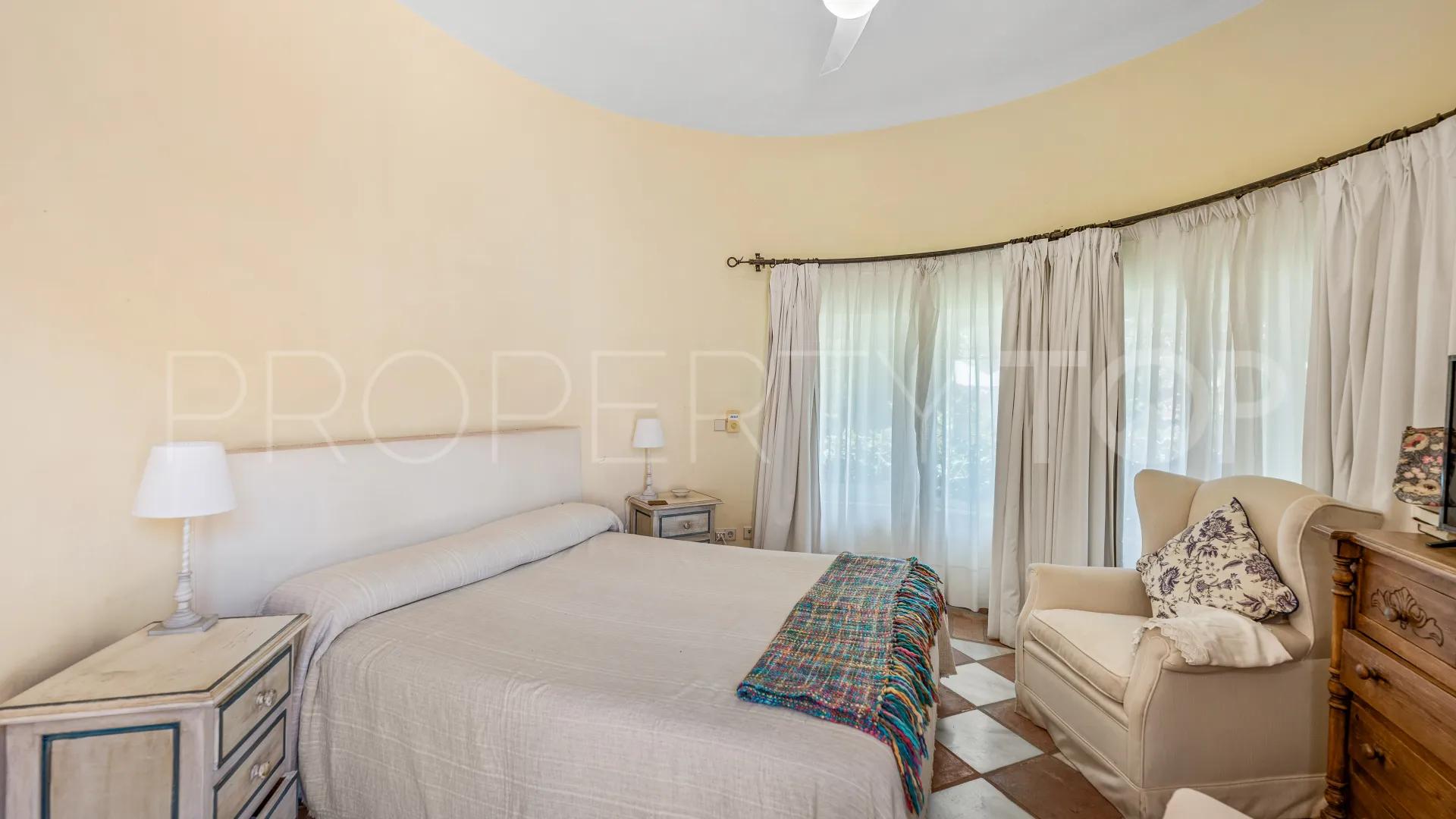 5 bedrooms villa for sale in San Pedro Playa
