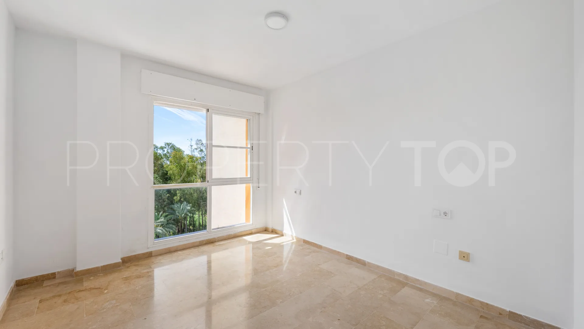 Penthouse for sale in El Paraiso