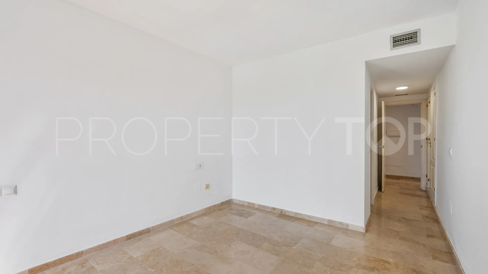 Penthouse for sale in El Paraiso
