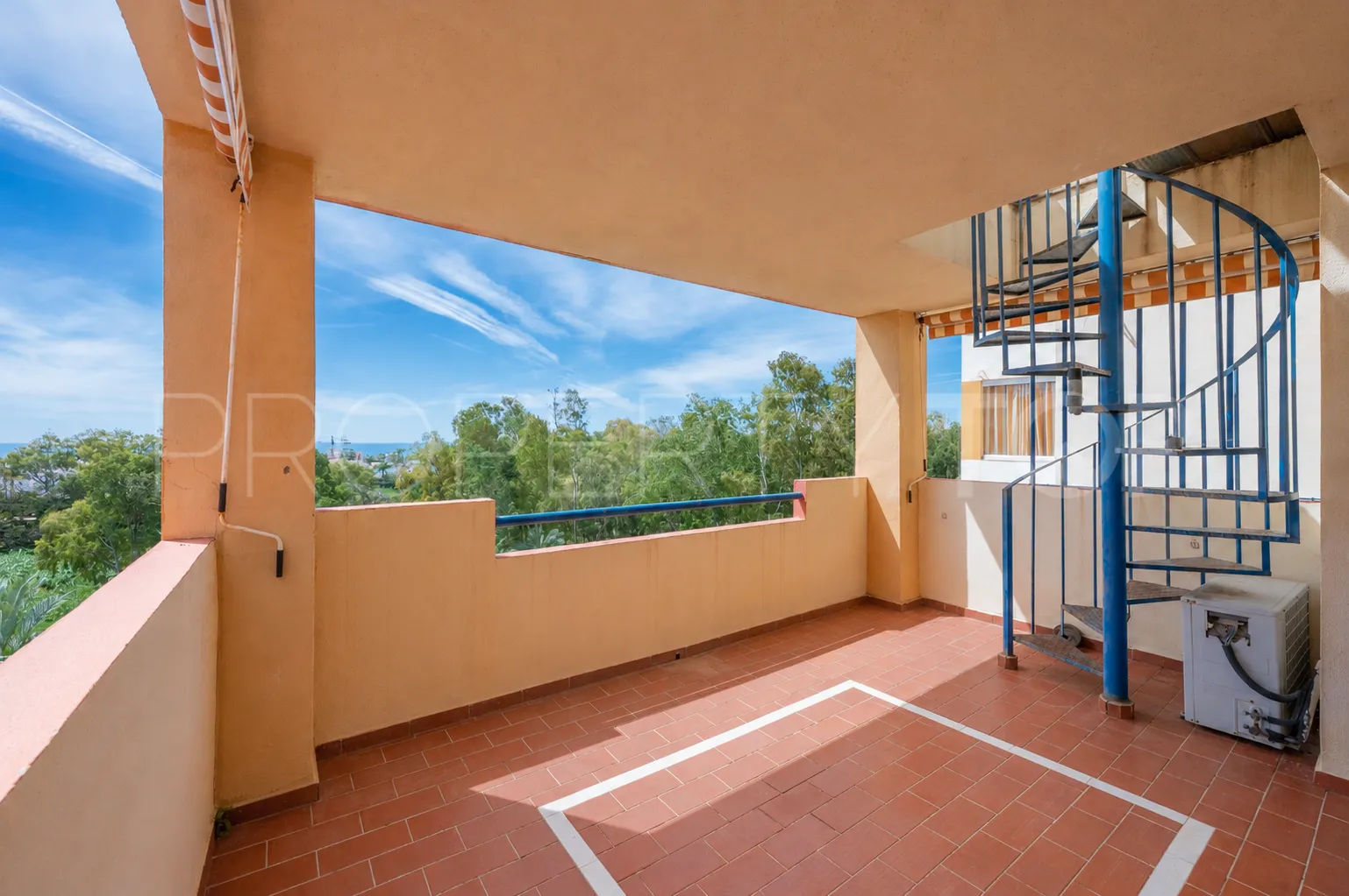 Penthouse for sale in El Paraiso