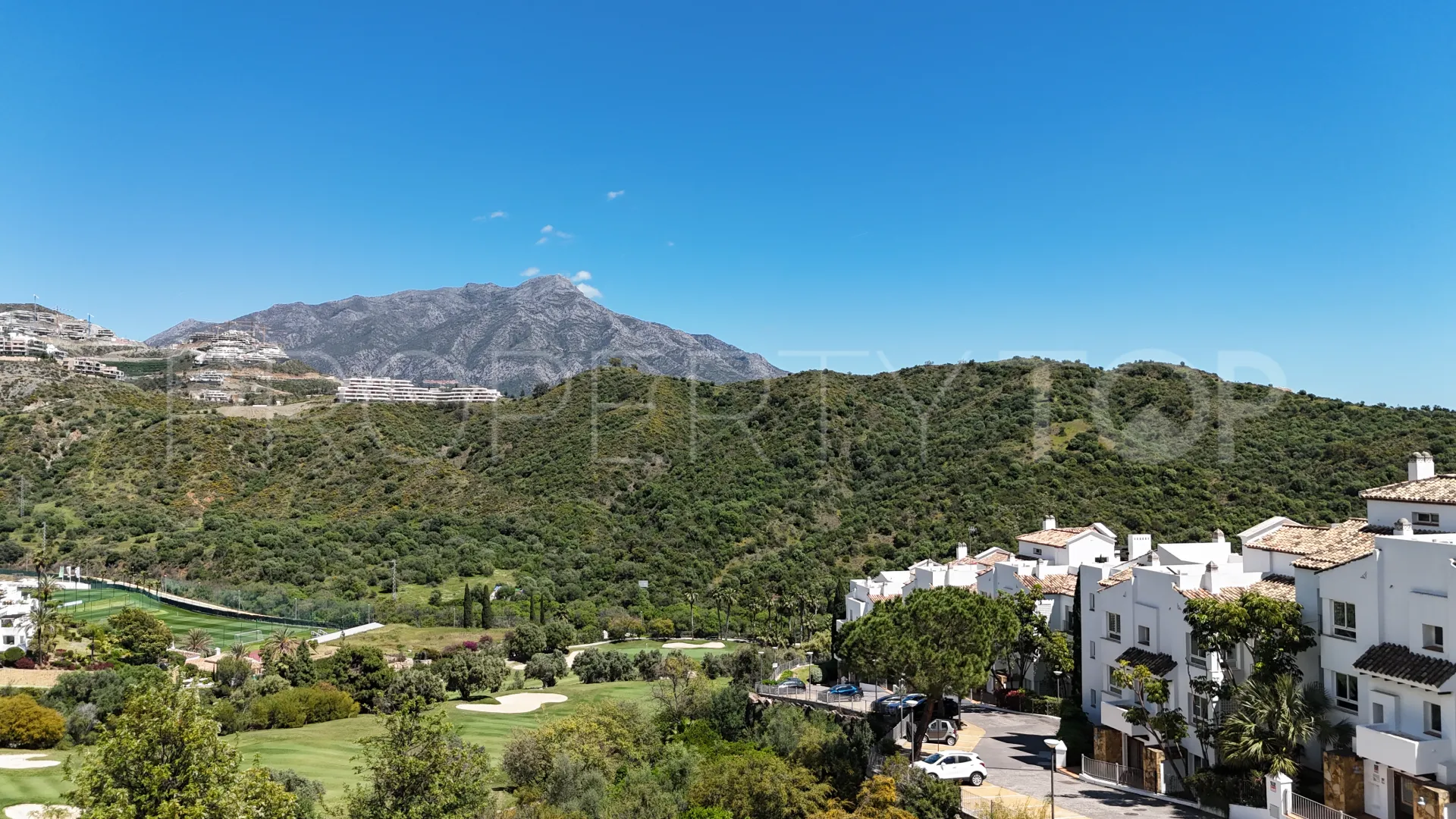 Se vende apartamento en Altos de La Quinta con 3 dormitorios