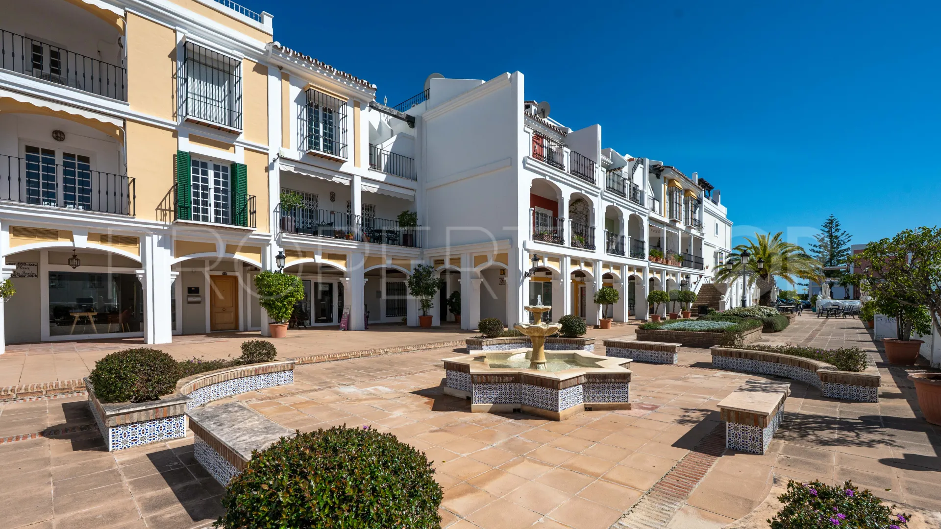 Aloha Pueblo, adosado a la venta con 3 dormitorios
