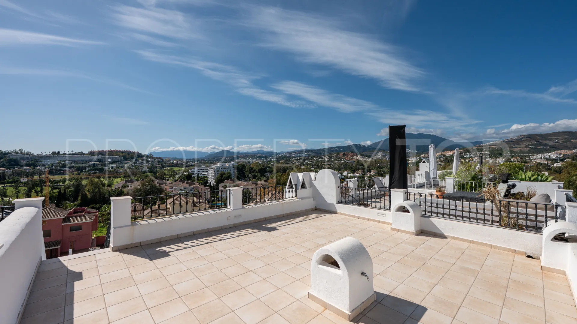 Aloha Pueblo, adosado a la venta con 3 dormitorios