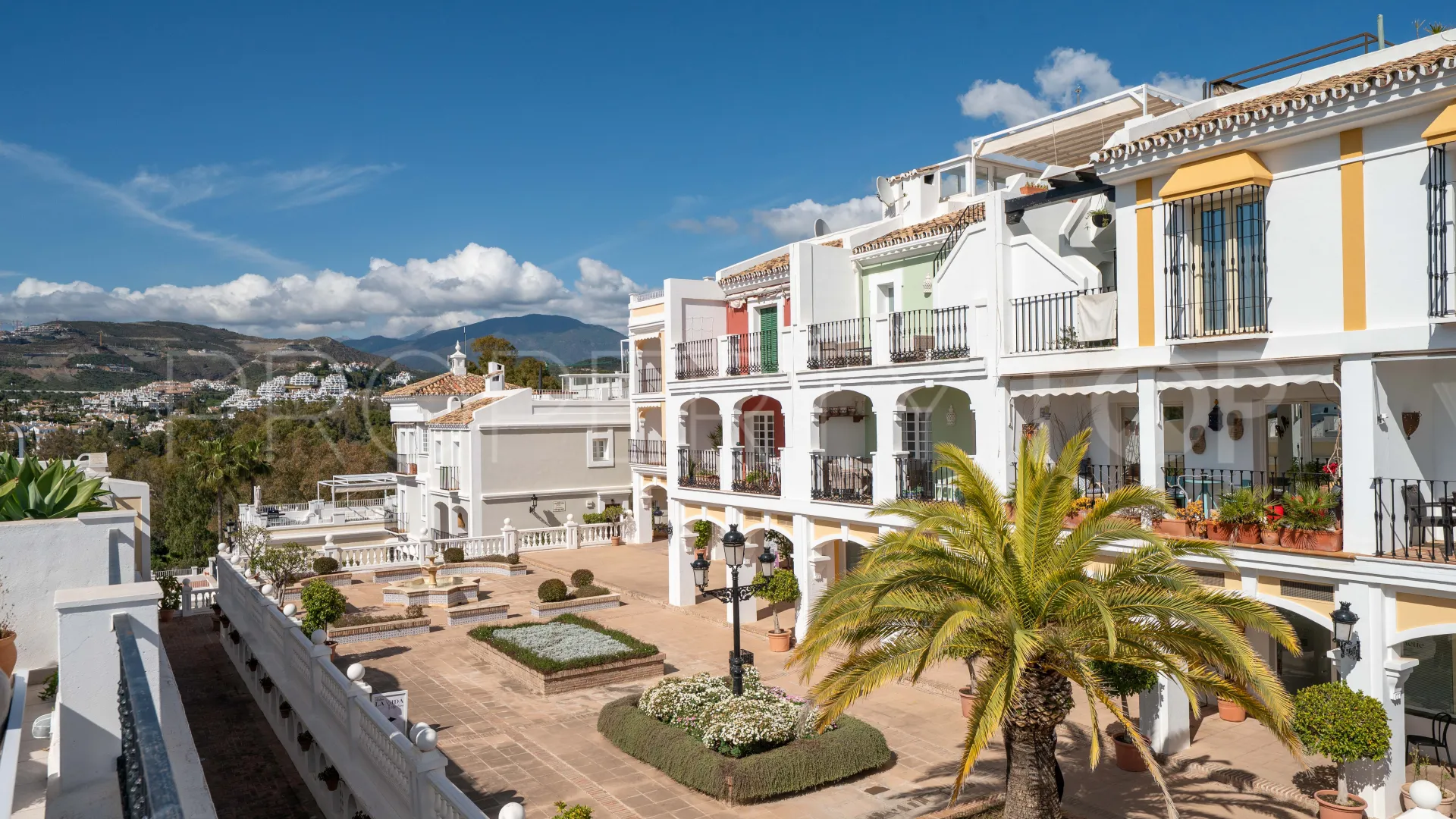 Aloha Pueblo, adosado a la venta con 3 dormitorios
