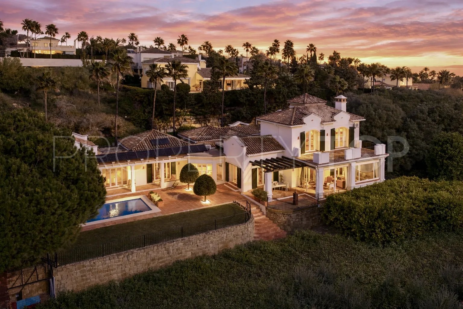 For sale villa with 6 bedrooms in Zona F