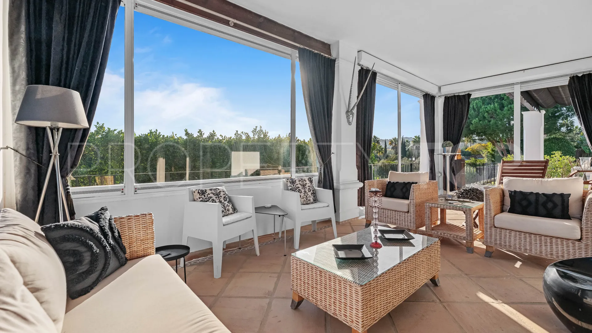 For sale villa with 6 bedrooms in Zona F