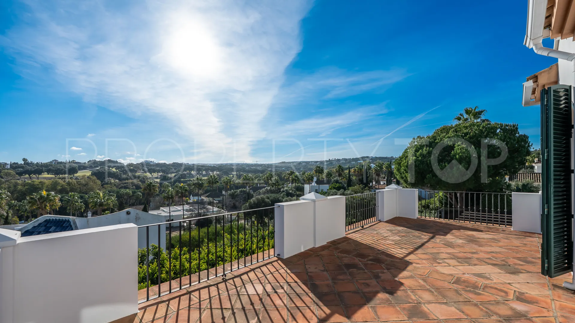 For sale villa with 6 bedrooms in Zona F