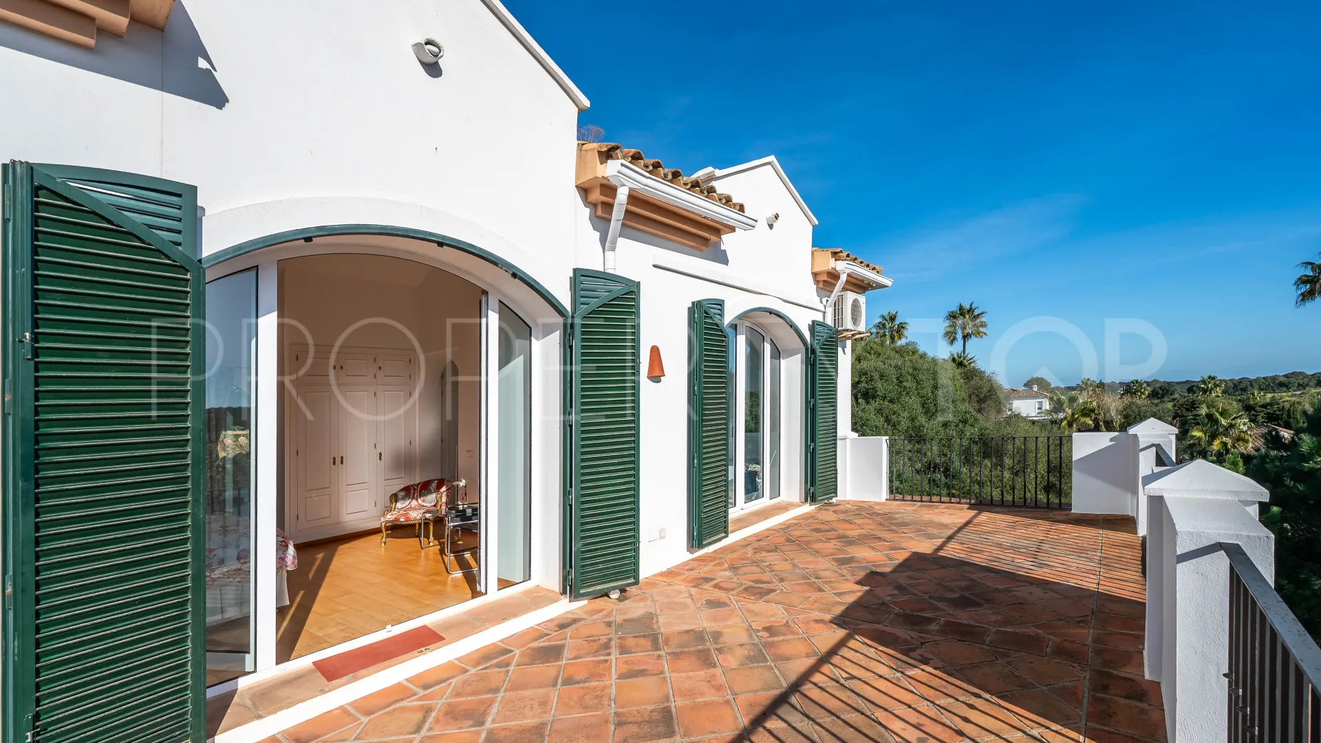 For sale villa with 6 bedrooms in Zona F