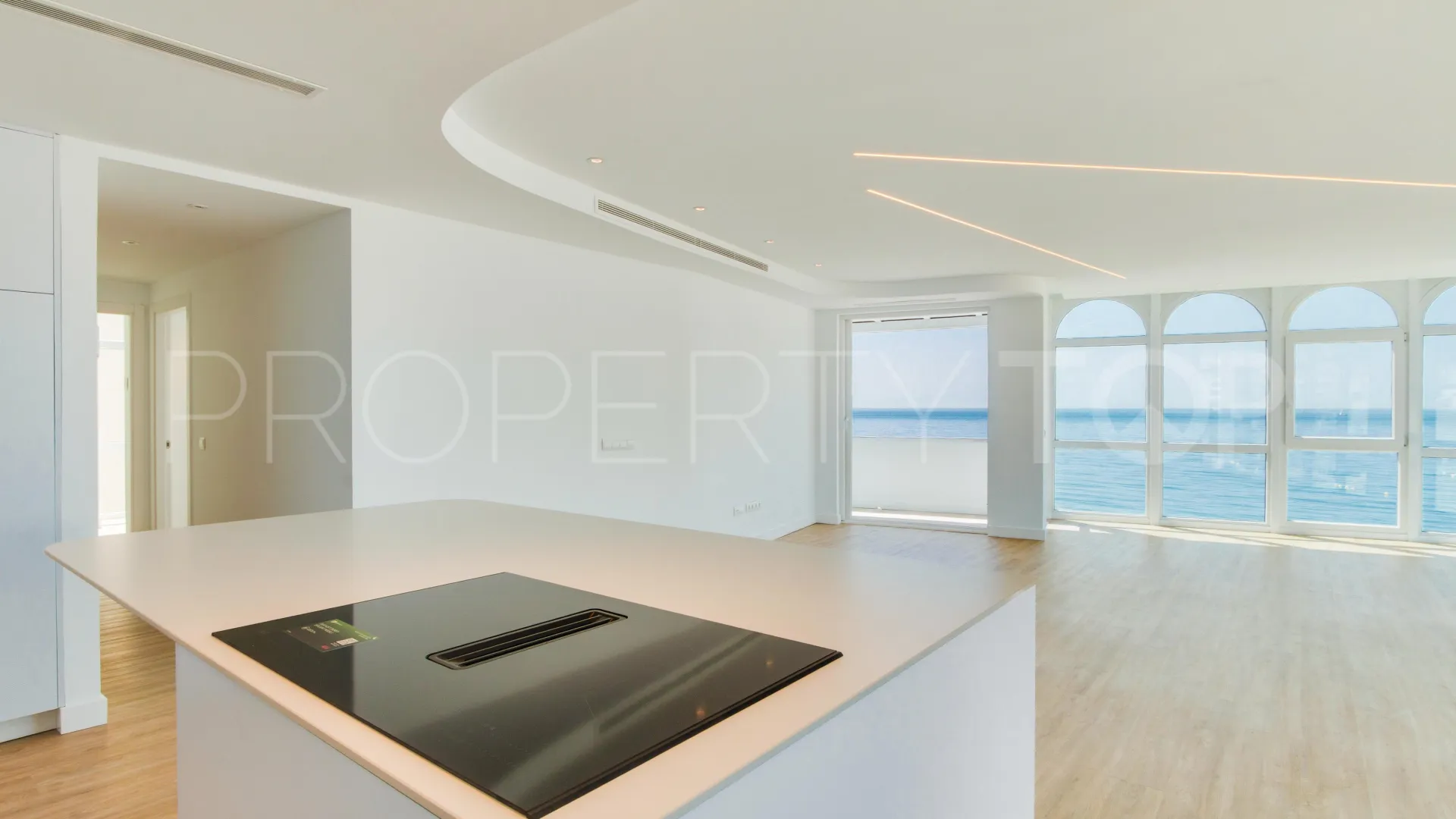 For sale apartment in Estepona