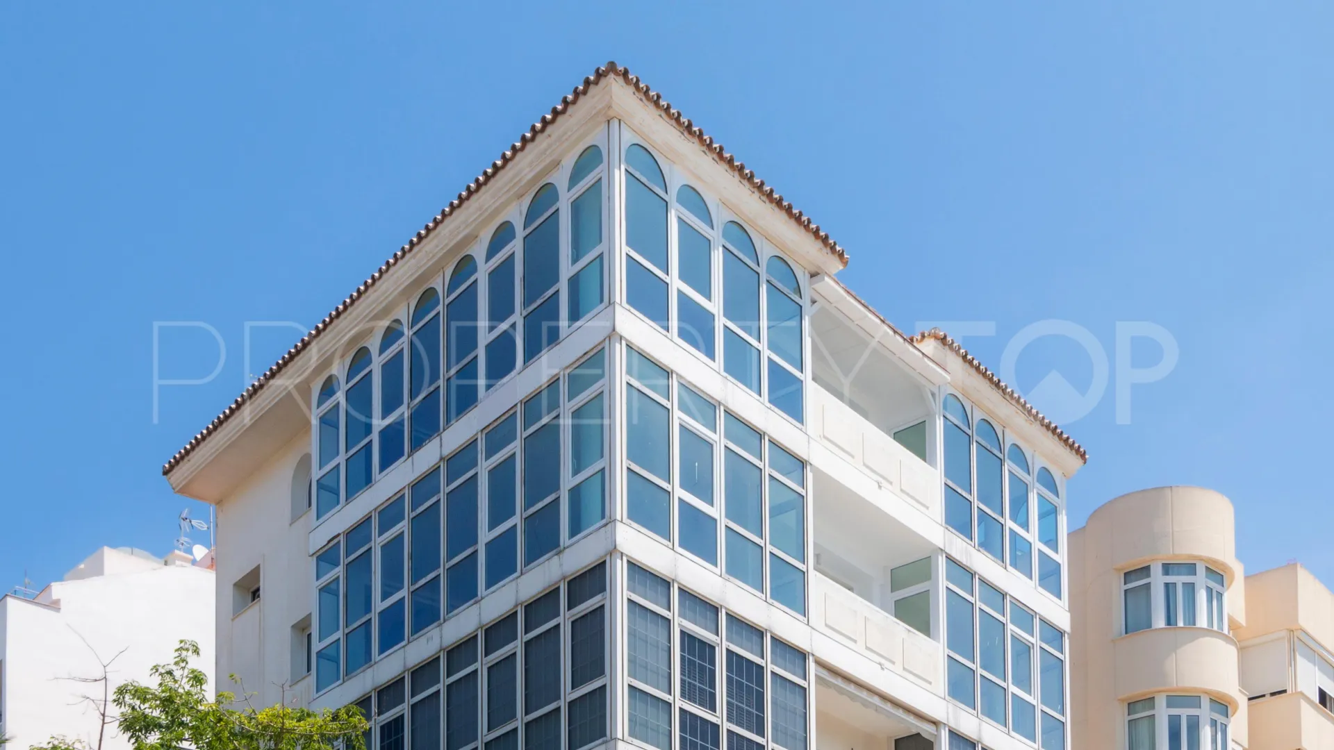 For sale apartment in Estepona