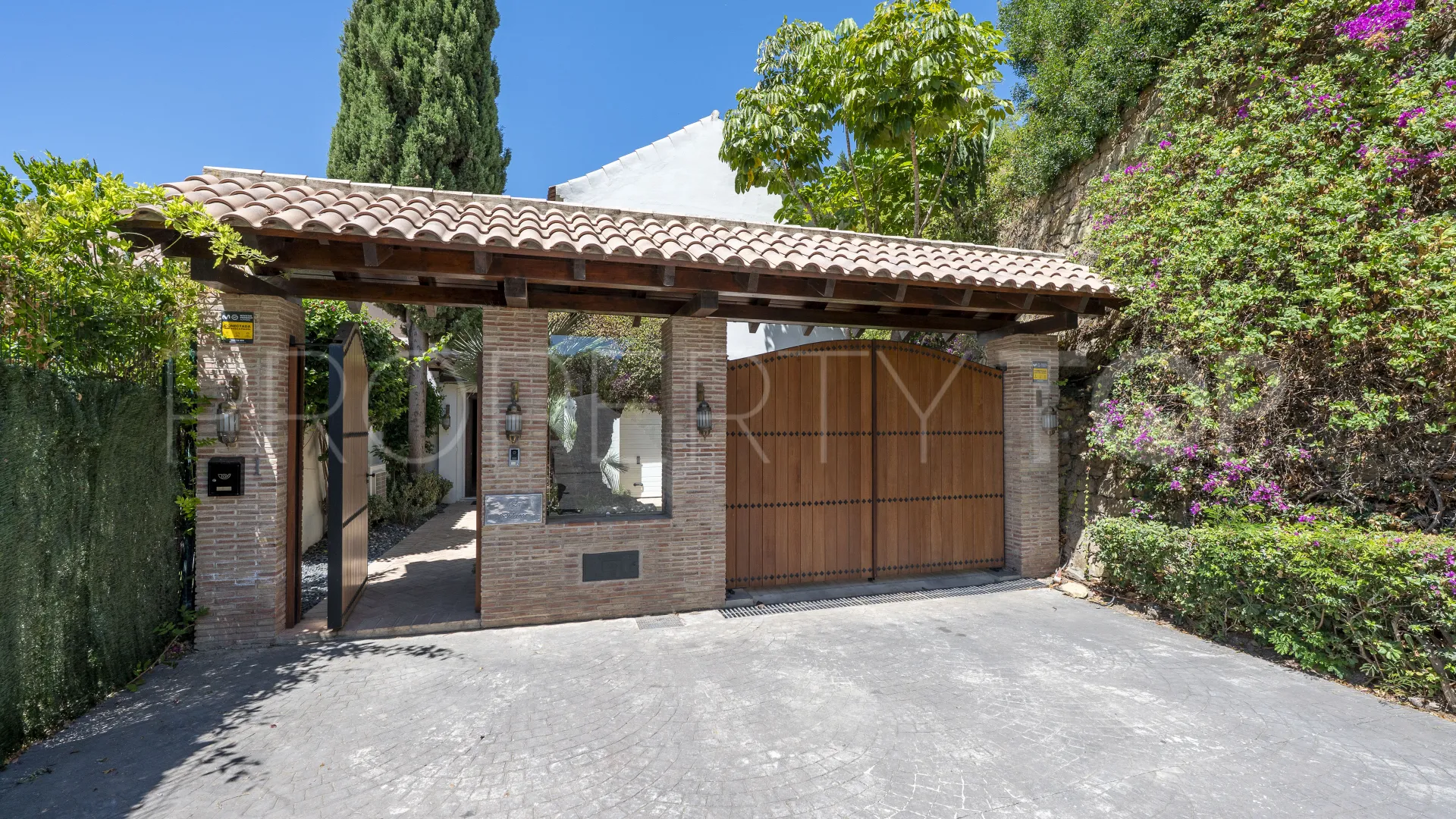 For sale villa in La Resina Golf