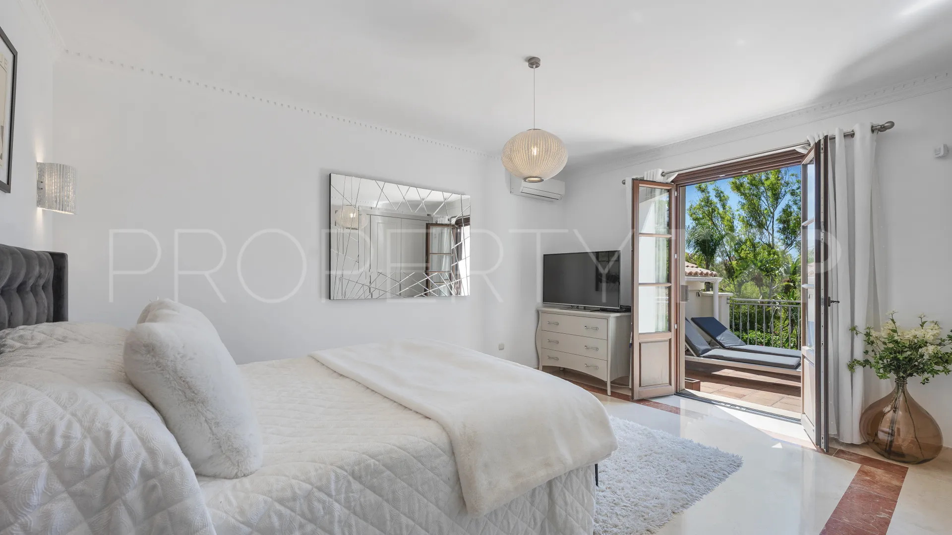 For sale villa in La Resina Golf