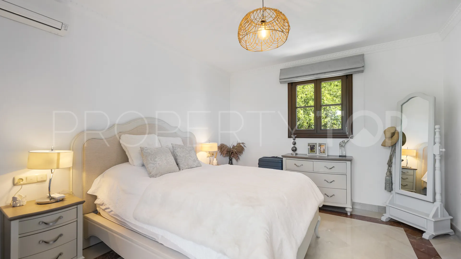 For sale villa in La Resina Golf