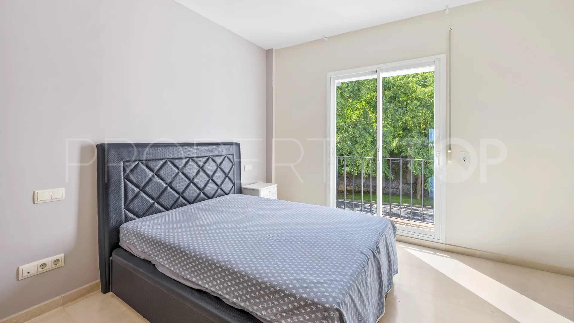 For sale Altos de La Quinta 2 bedrooms apartment