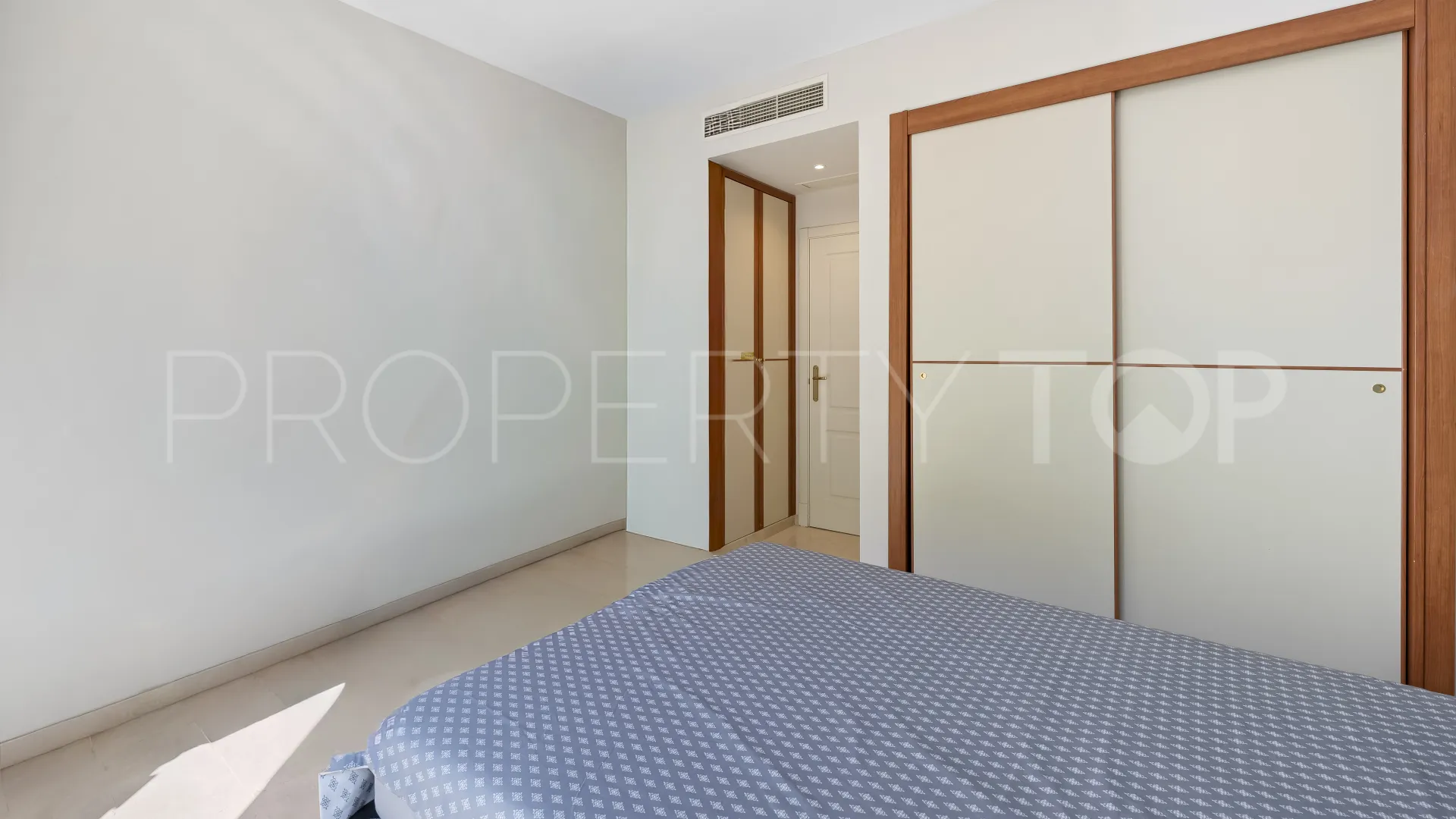 For sale Altos de La Quinta 2 bedrooms apartment