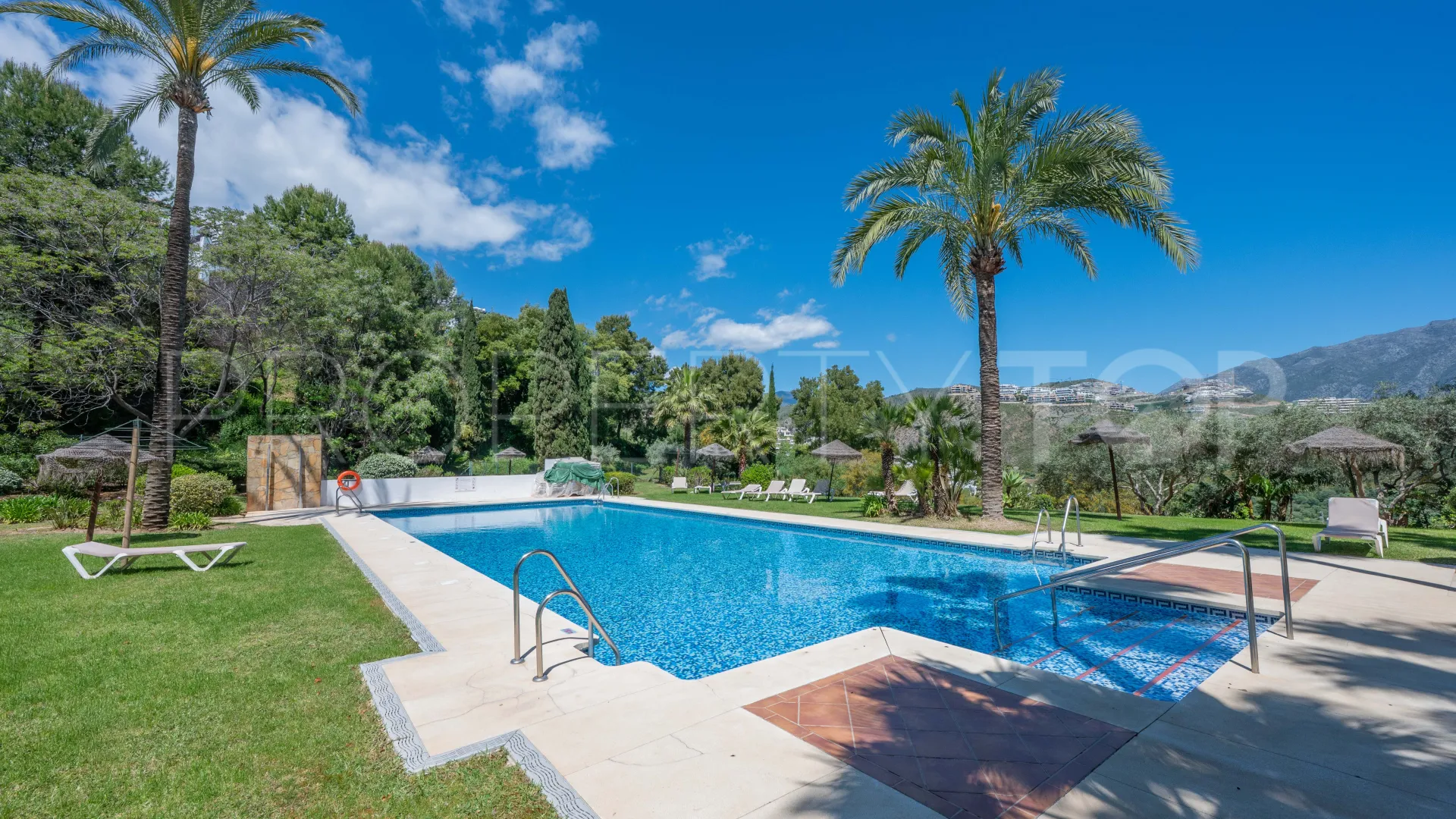 For sale Altos de La Quinta 2 bedrooms apartment