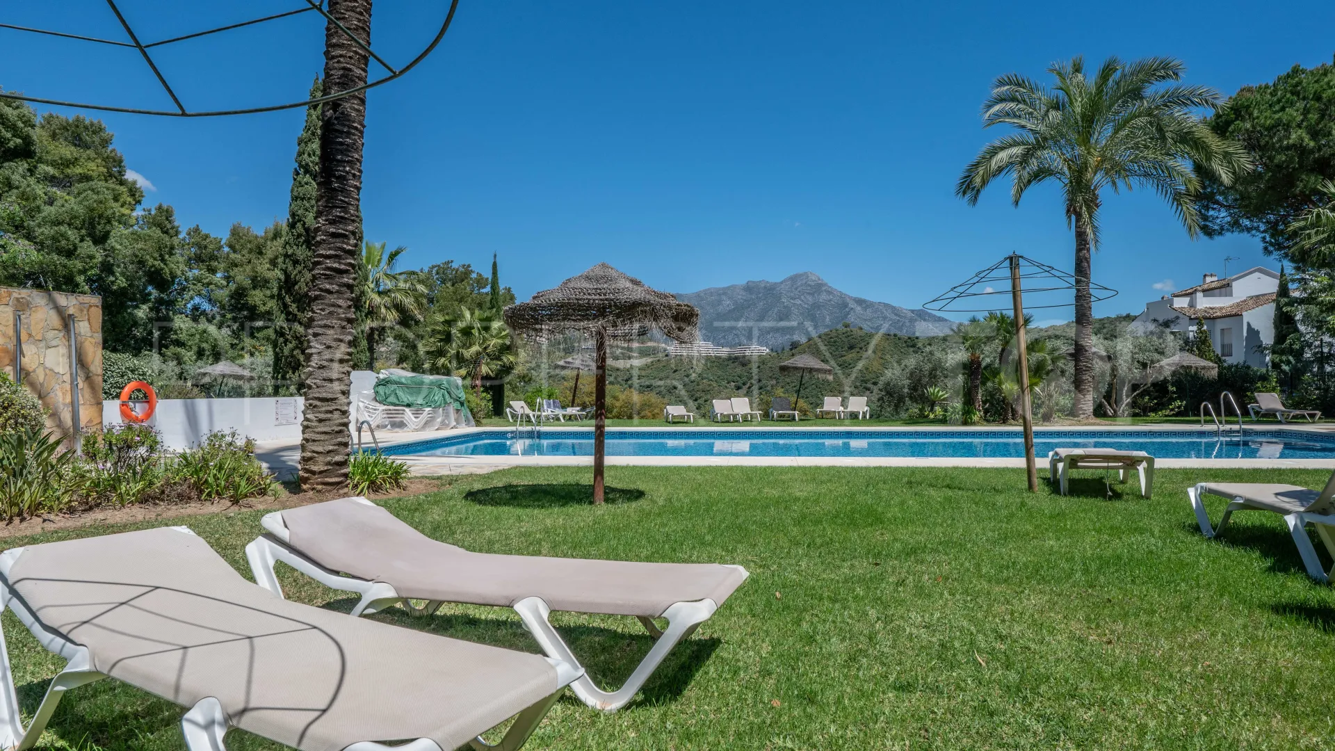 For sale Altos de La Quinta 2 bedrooms apartment