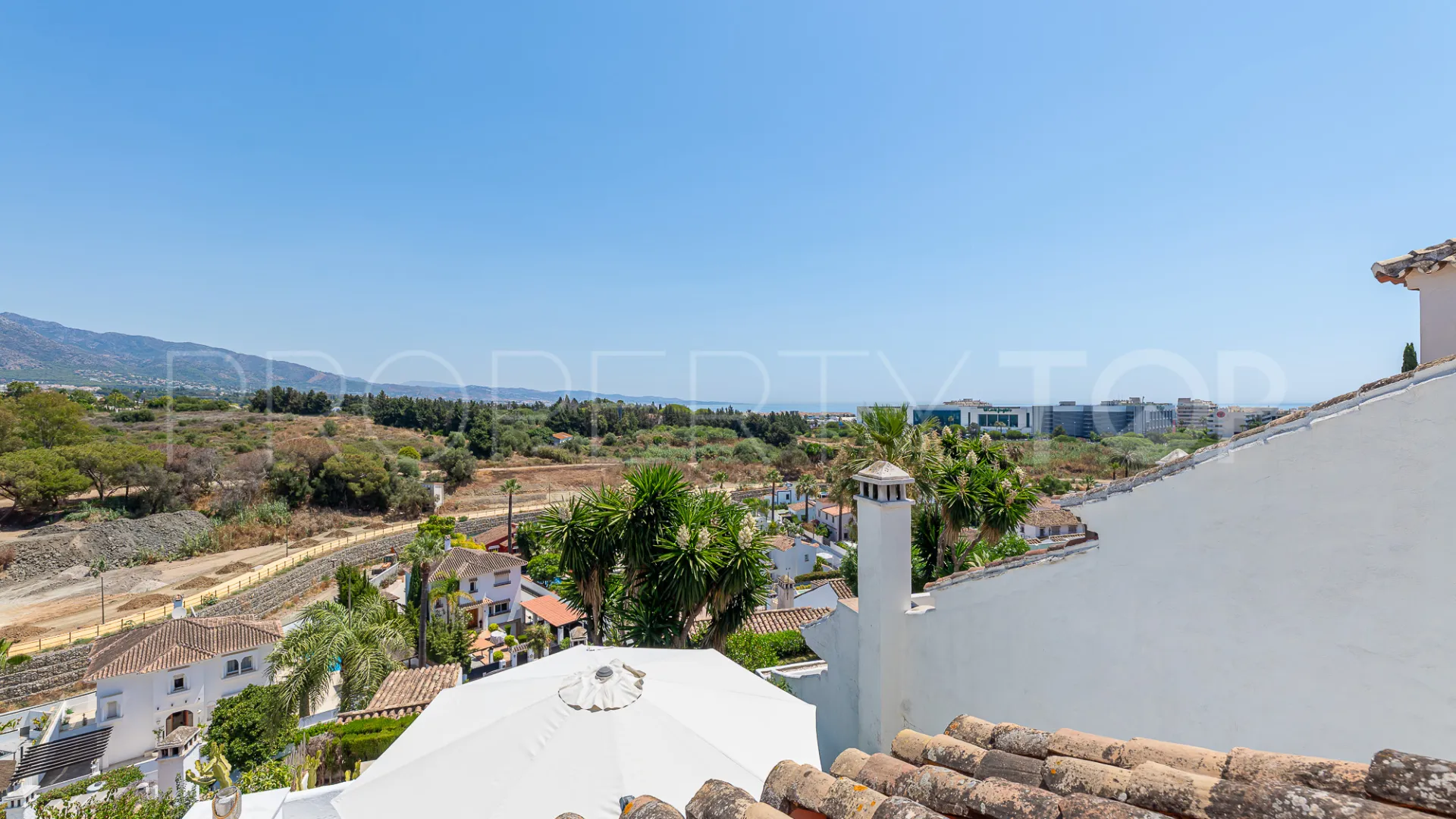 For sale Nueva Andalucia town house