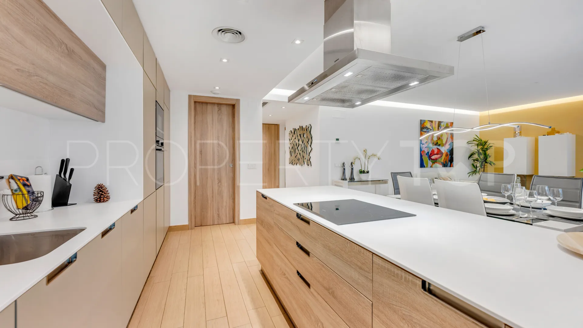 Apartamento planta baja en venta en Marbella - Puerto Banus de 3 dormitorios