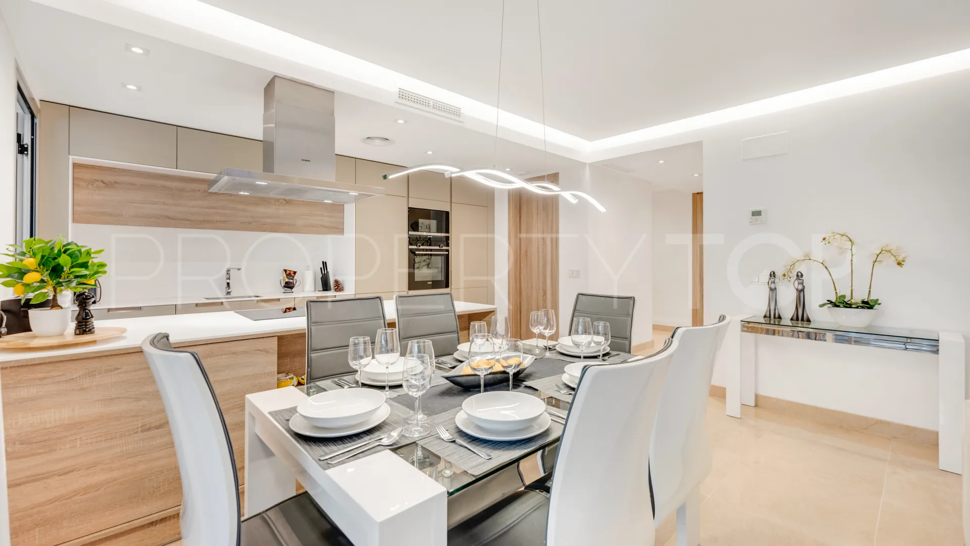 Apartamento planta baja en venta en Marbella - Puerto Banus de 3 dormitorios