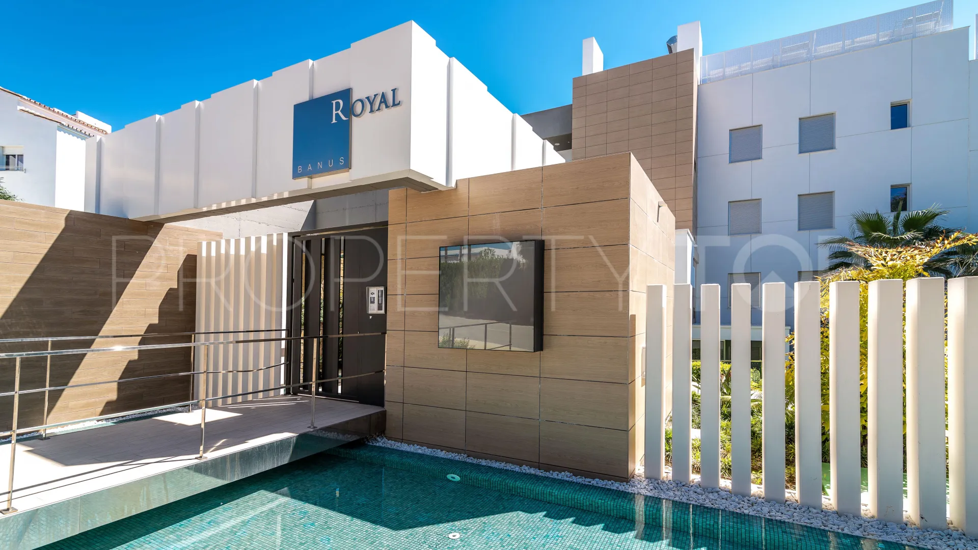 Apartamento planta baja en venta en Marbella - Puerto Banus de 3 dormitorios
