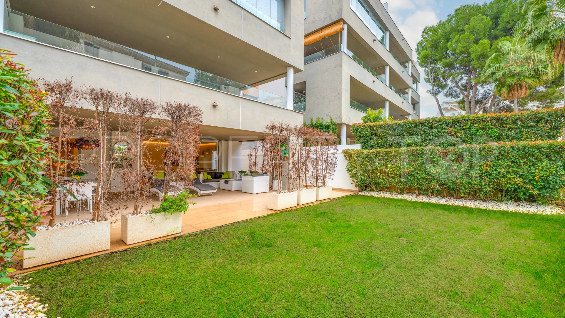 Apartamento planta baja en venta en Marbella - Puerto Banus de 3 dormitorios