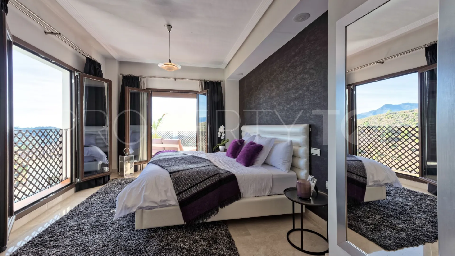 For sale villa in Benahavis Hills Country Club