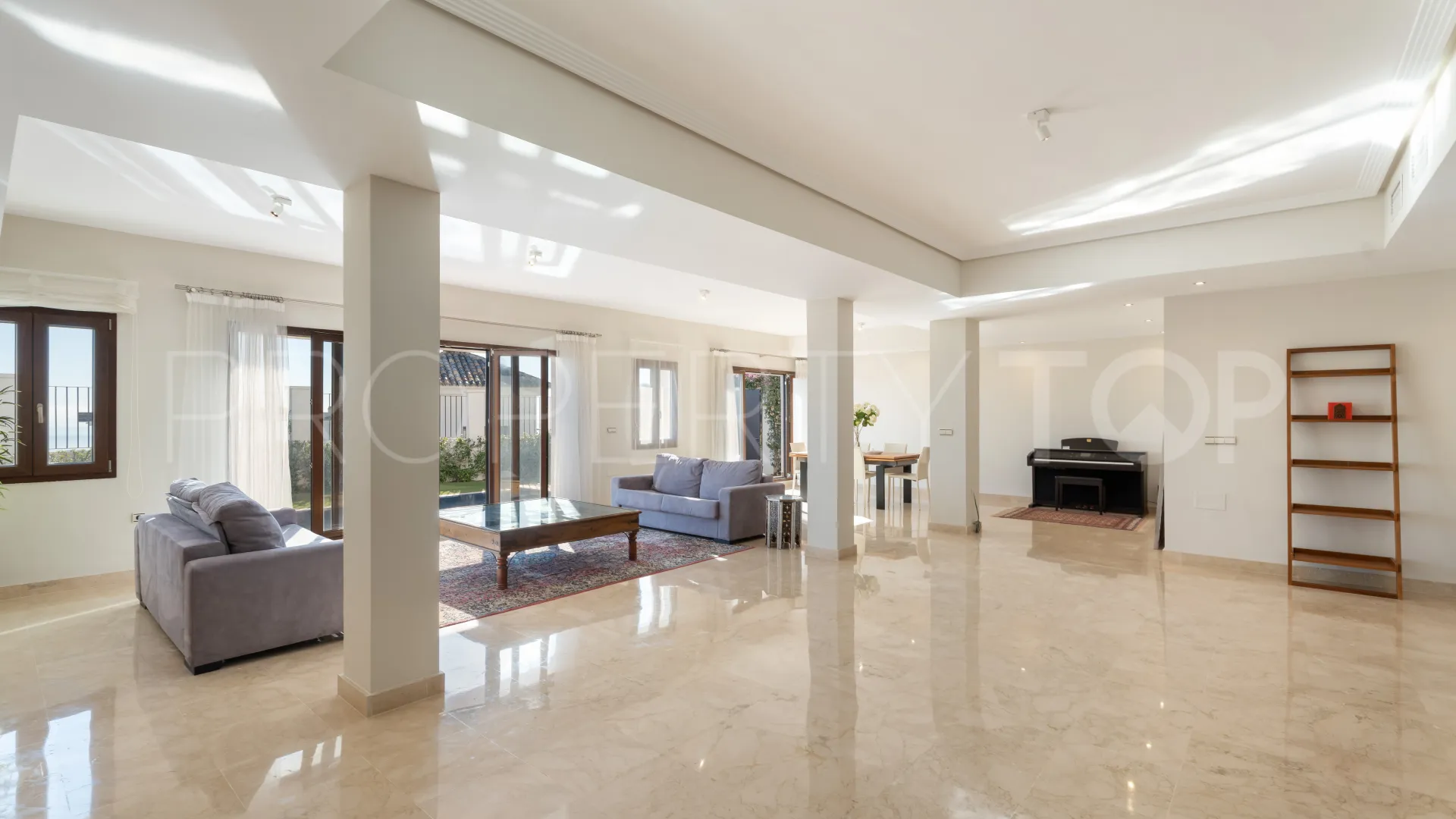 For sale villa in Benahavis Hills Country Club