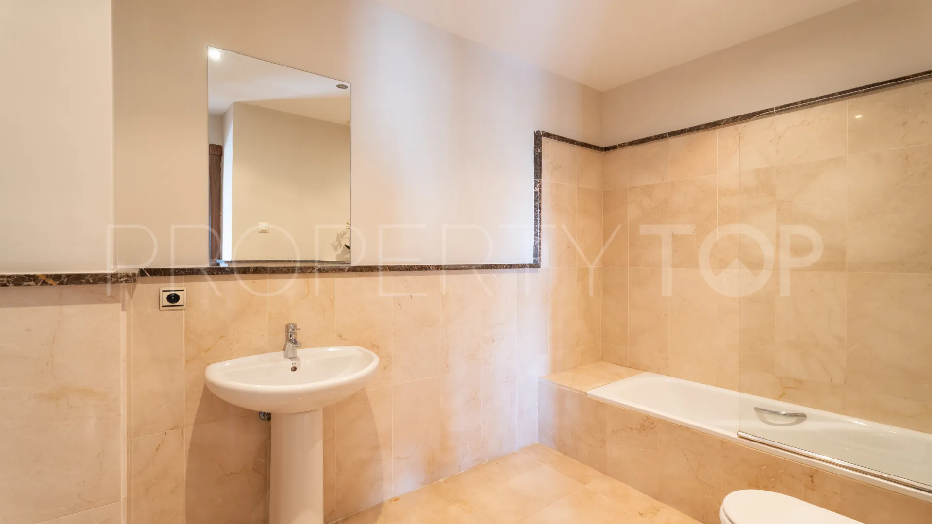 For sale villa in Benahavis Hills Country Club