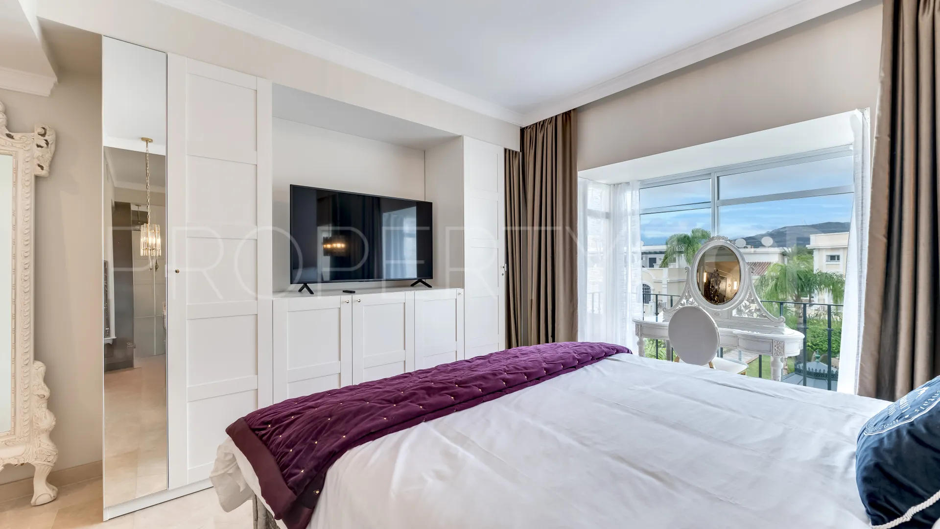 Duplex in Nueva Andalucia for sale