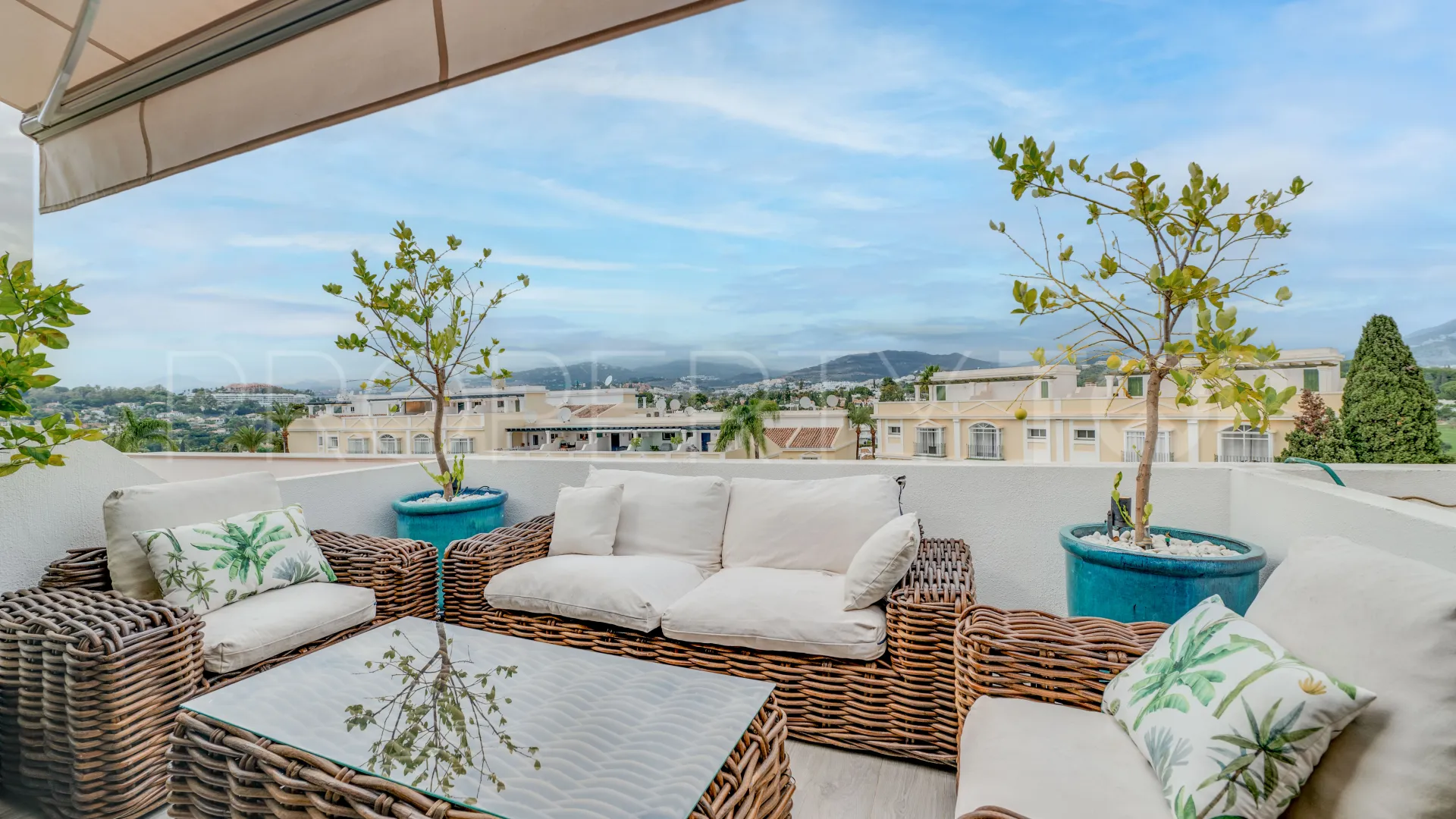 Duplex in Nueva Andalucia for sale