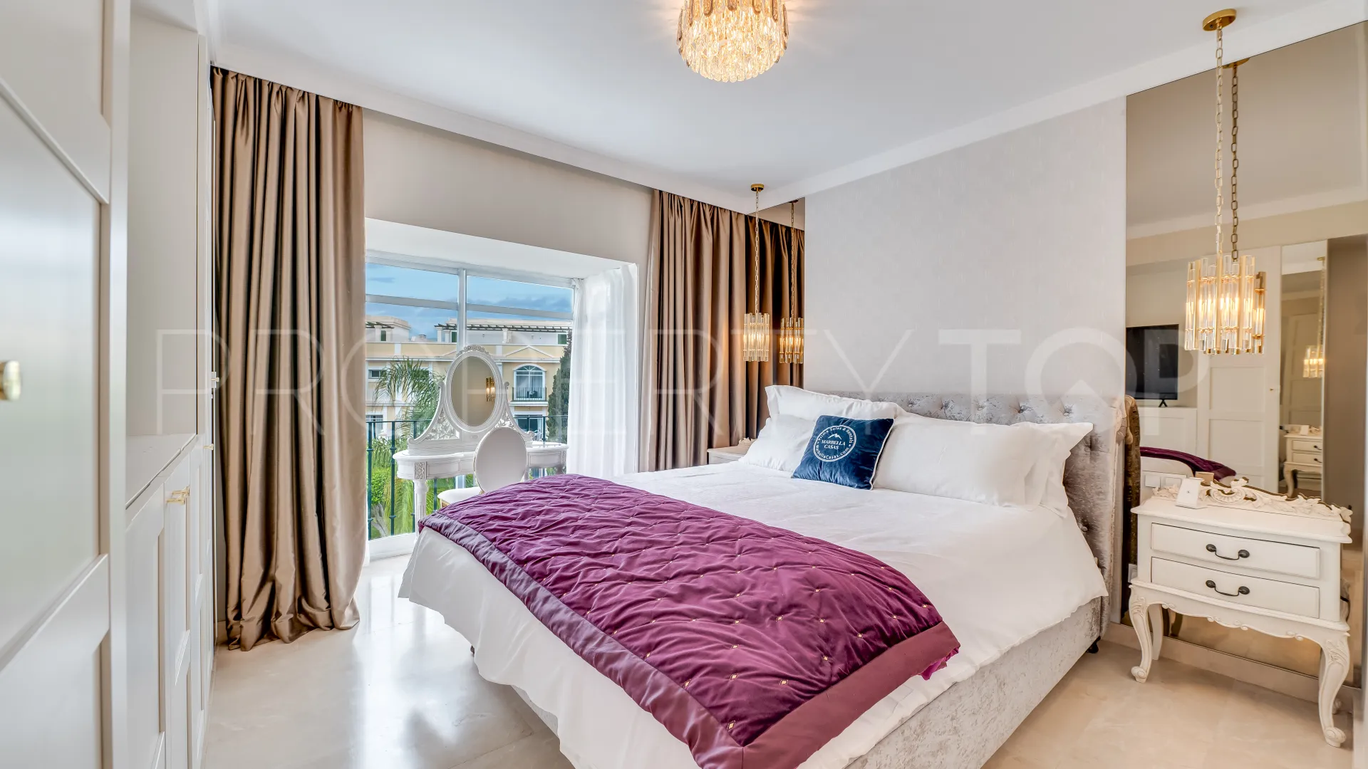 Duplex in Nueva Andalucia for sale