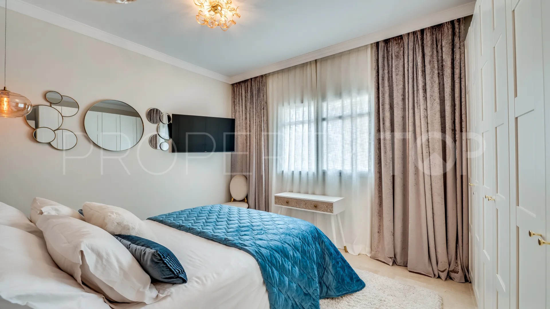 Duplex in Nueva Andalucia for sale