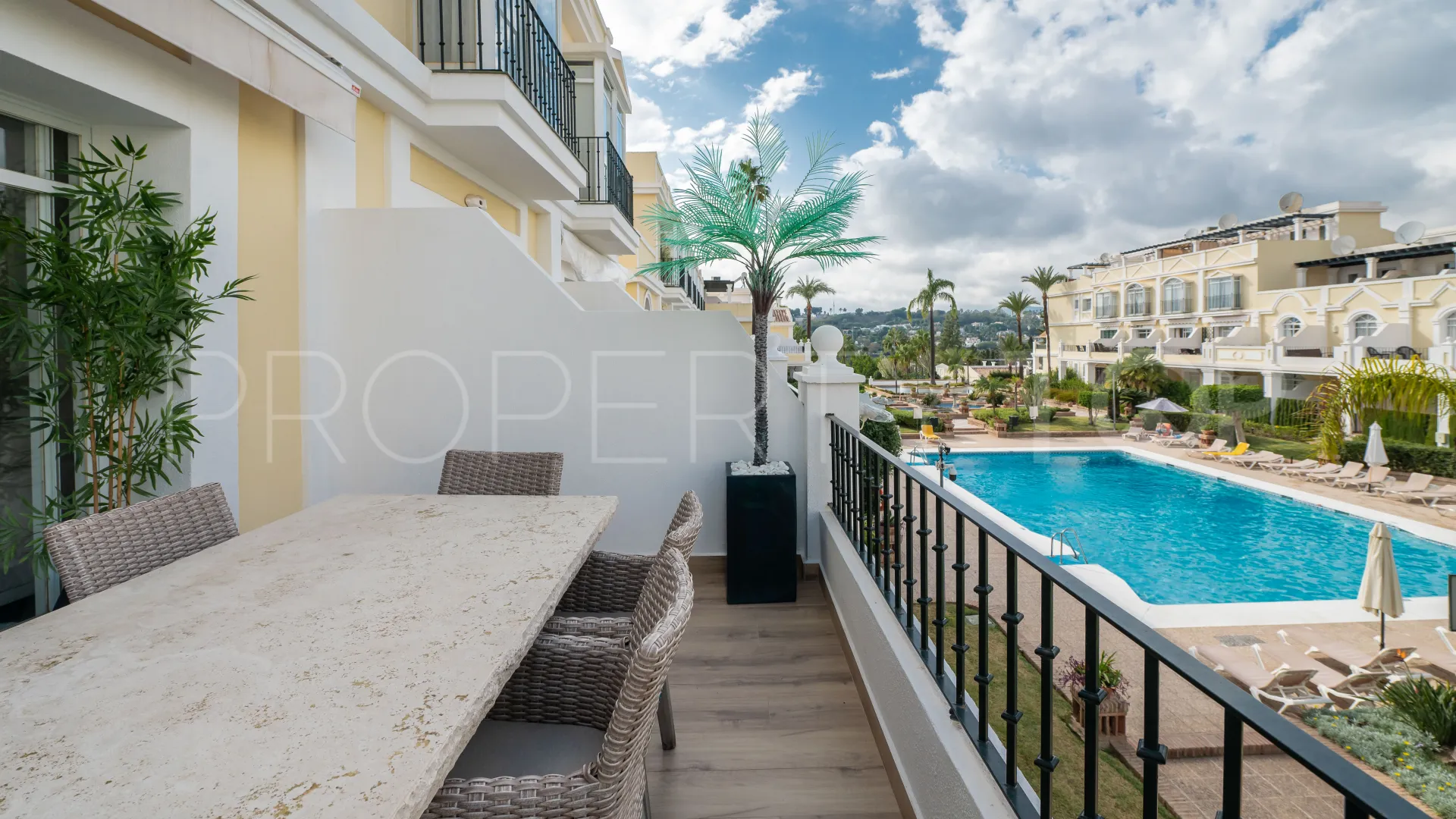 Duplex in Nueva Andalucia for sale
