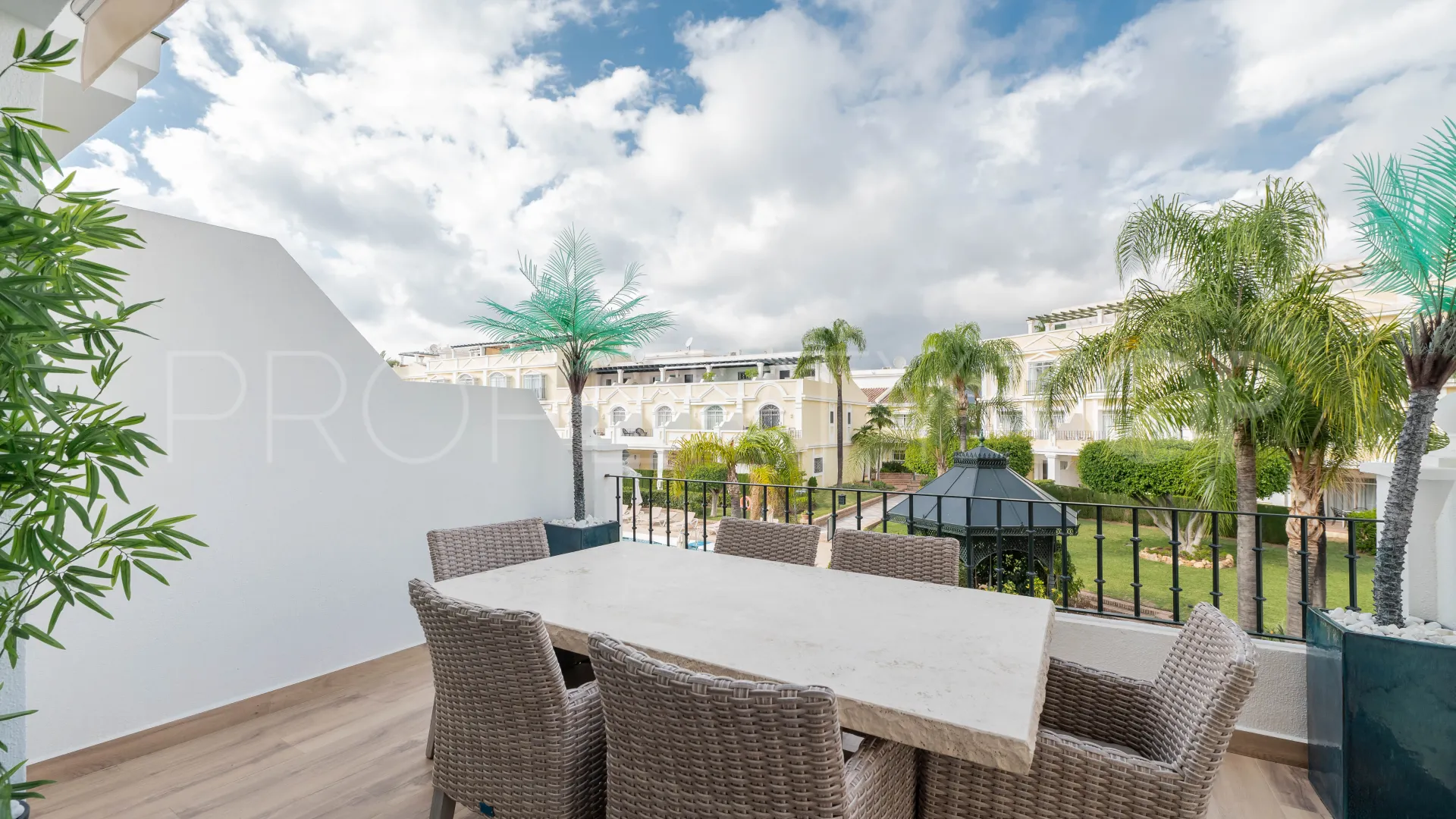 Duplex in Nueva Andalucia for sale