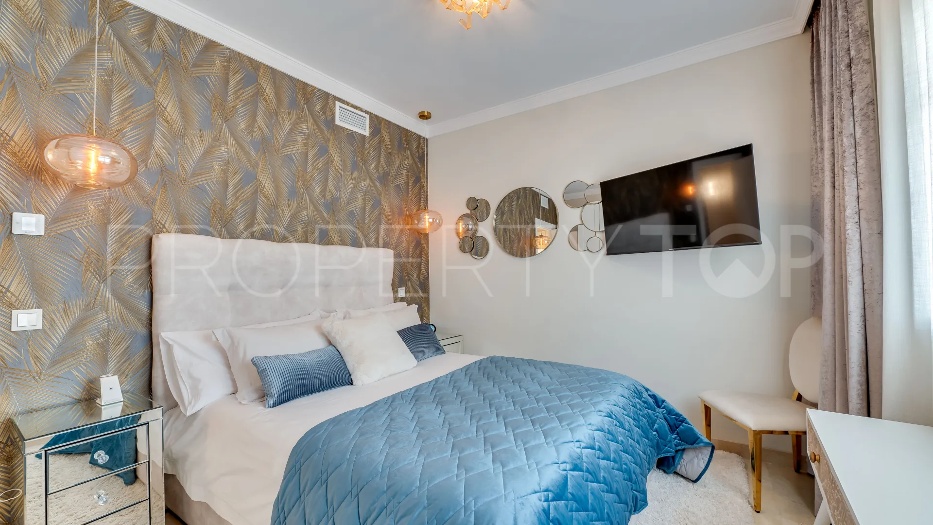 Duplex in Nueva Andalucia for sale