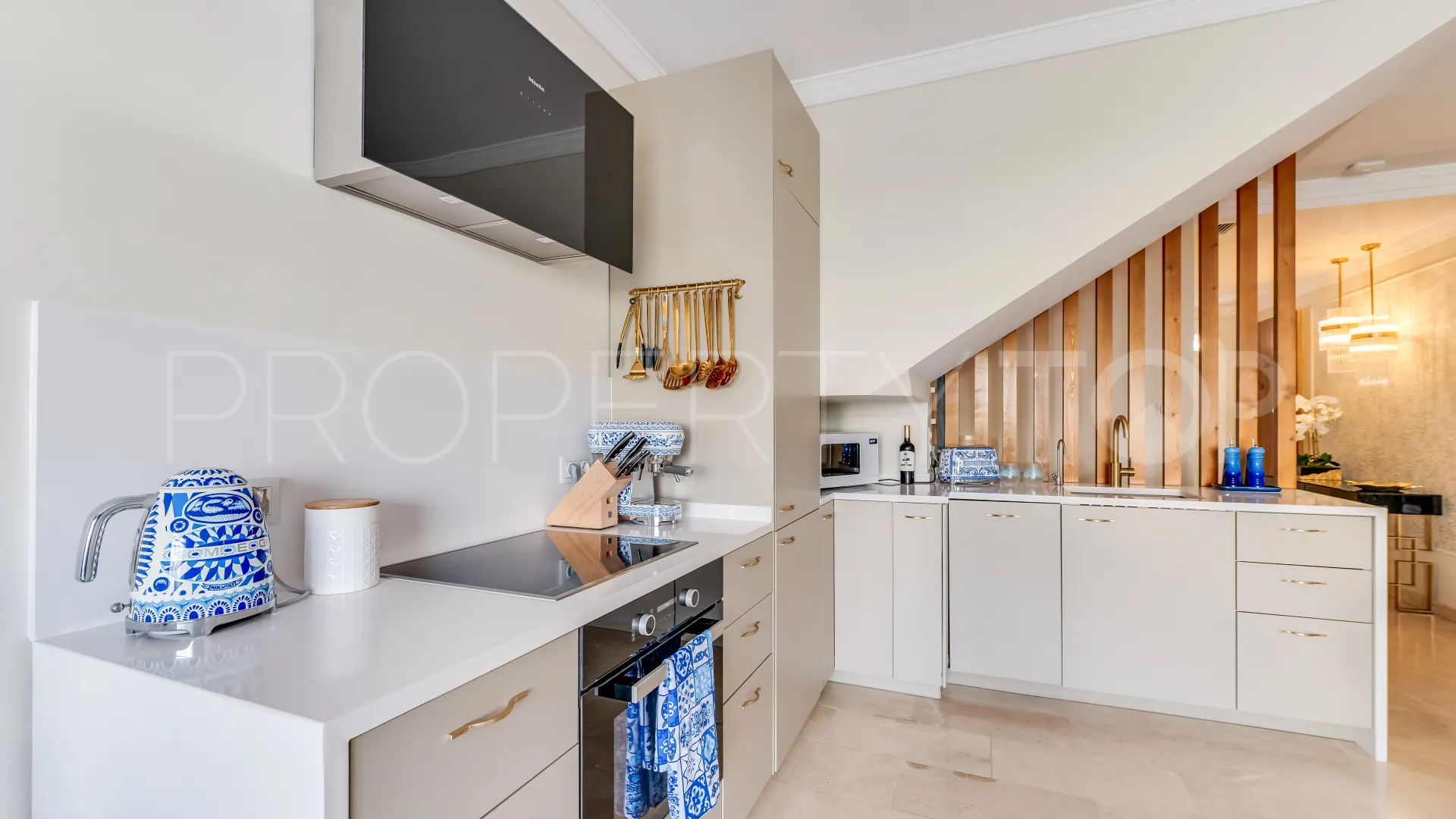 Duplex in Nueva Andalucia for sale