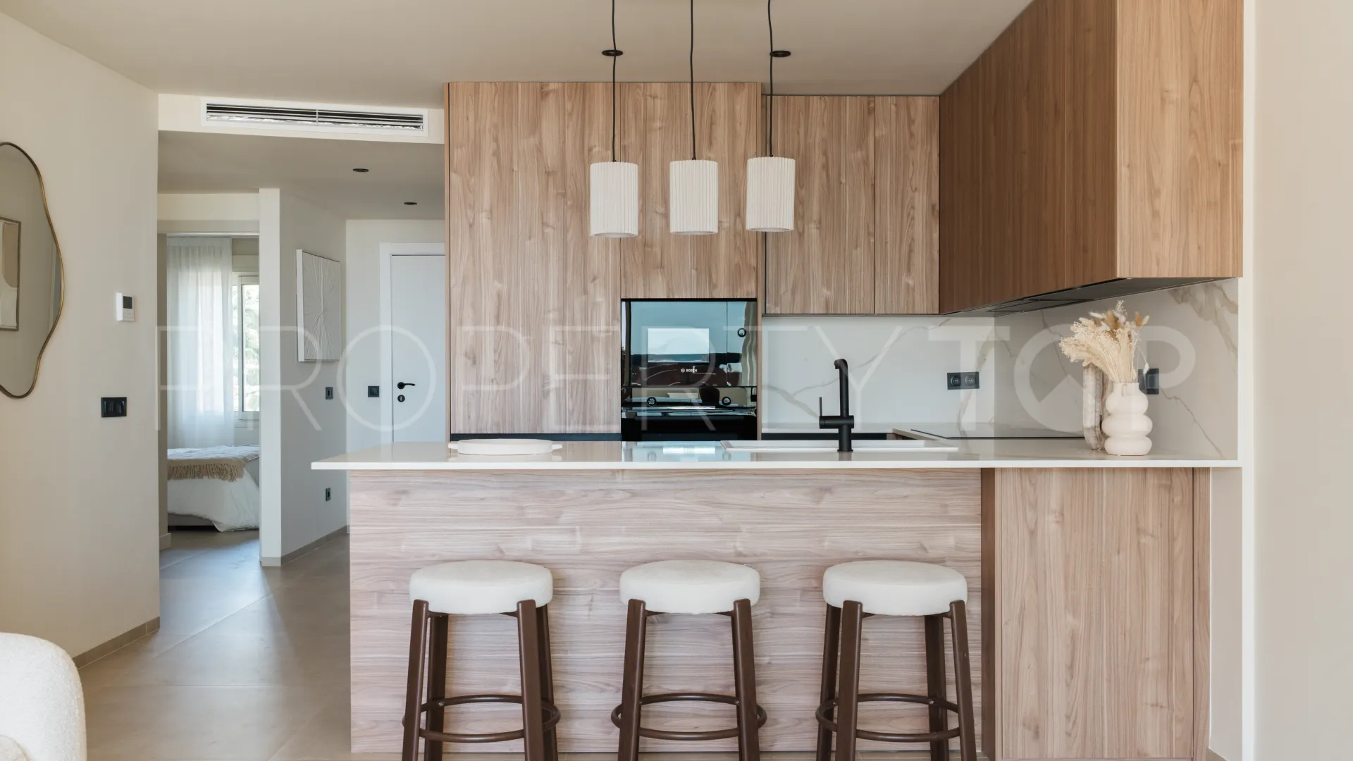 Apartamento de 3 dormitorios a la venta en Nueva Andalucia
