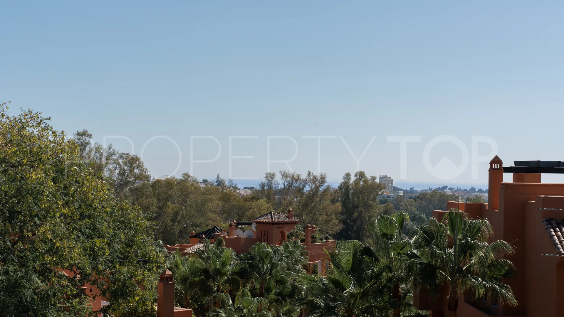 Apartamento de 3 dormitorios a la venta en Nueva Andalucia