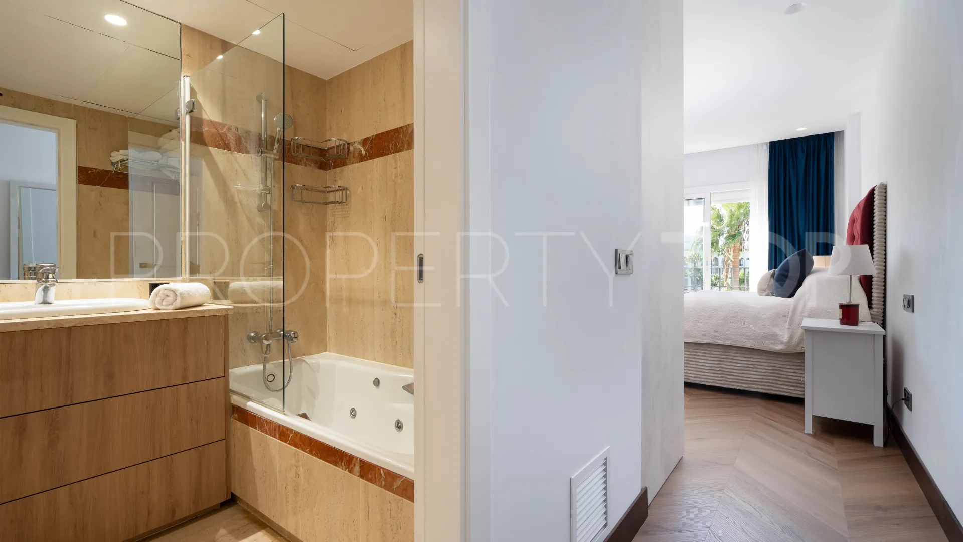 2 bedrooms duplex penthouse for sale in Alcazaba Gardens