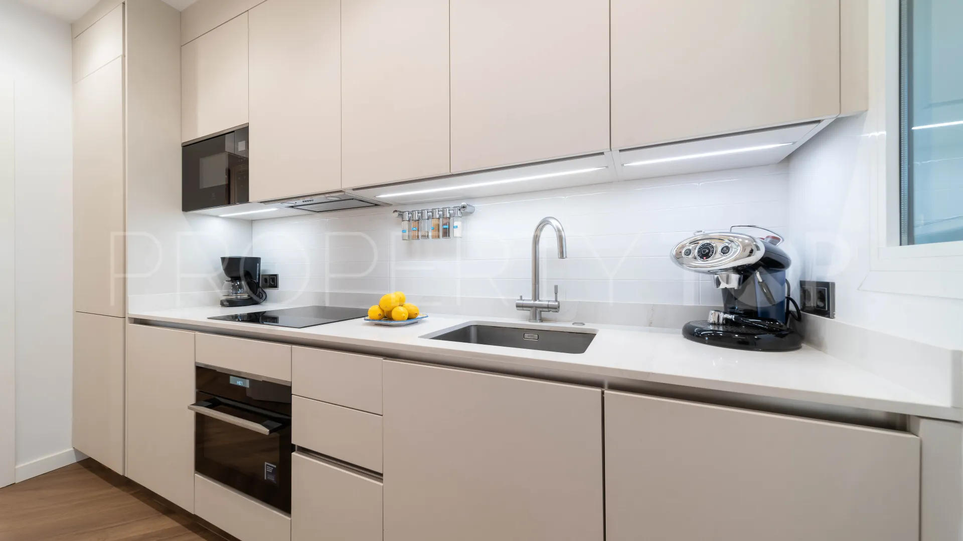 2 bedrooms duplex penthouse for sale in Alcazaba Gardens