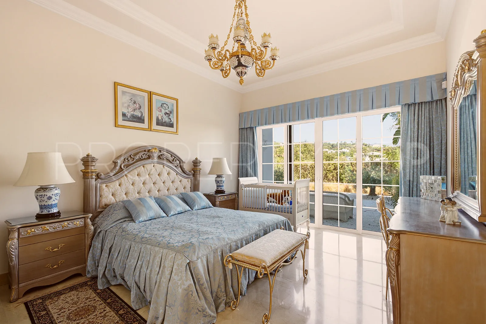 Se vende casa en La Zagaleta con 5 dormitorios