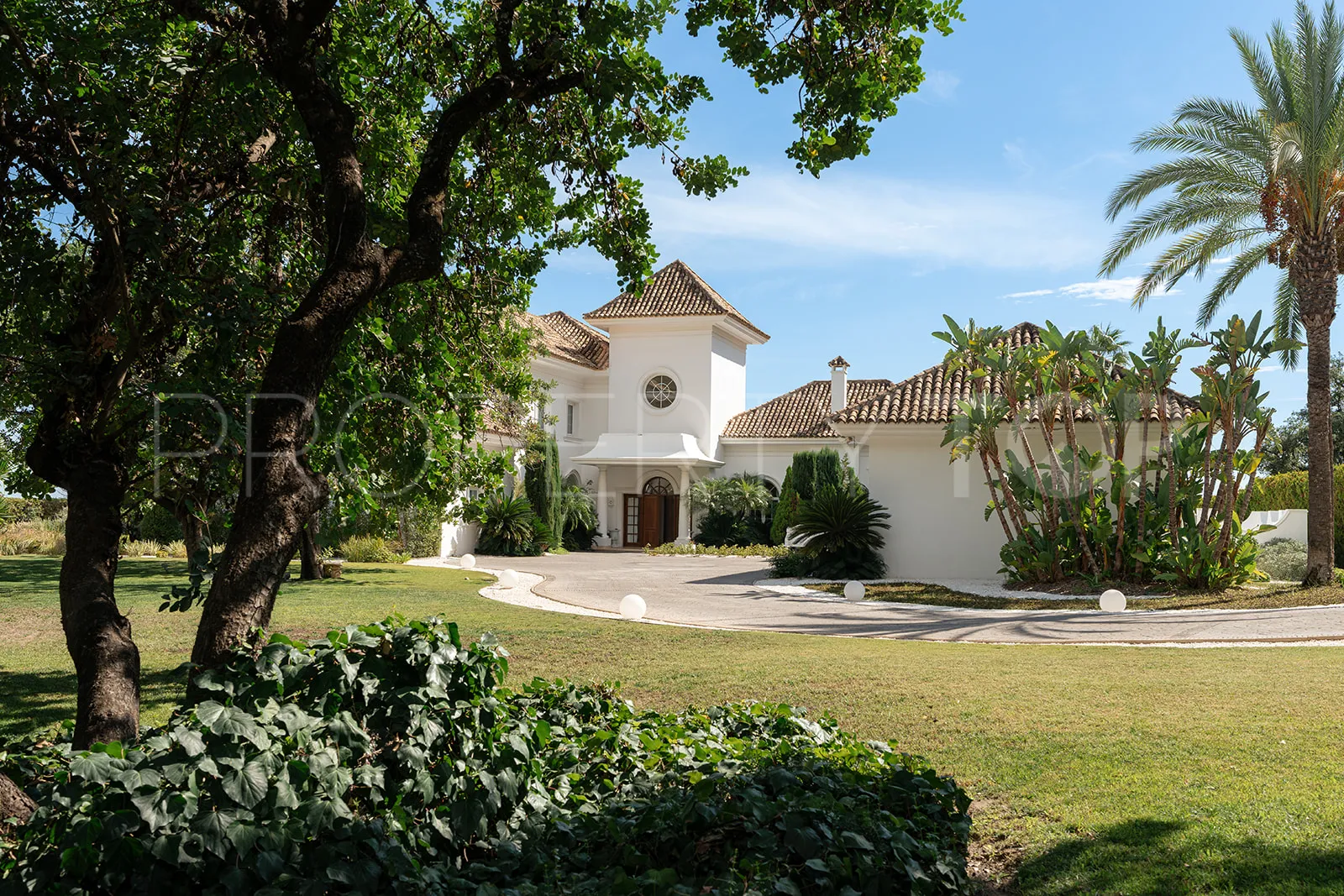 Se vende casa en La Zagaleta con 5 dormitorios