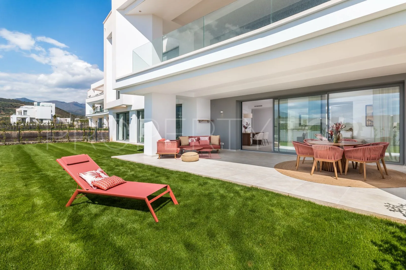 Se vende apartamento planta baja en Santa Clara con 3 dormitorios