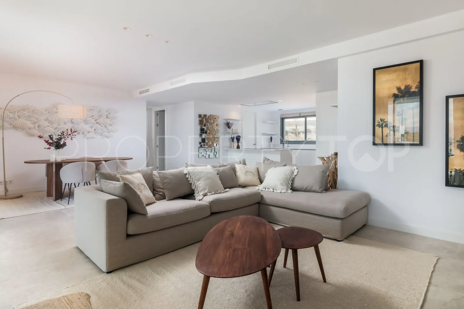 Se vende apartamento planta baja en Santa Clara con 3 dormitorios